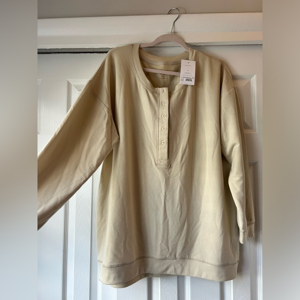 NWT Beige ingrid + isabel Henley maternity top
